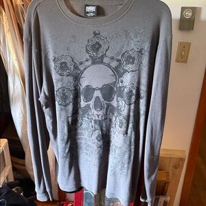 Gray Skull men’s Graphic Long Sleeve Tee